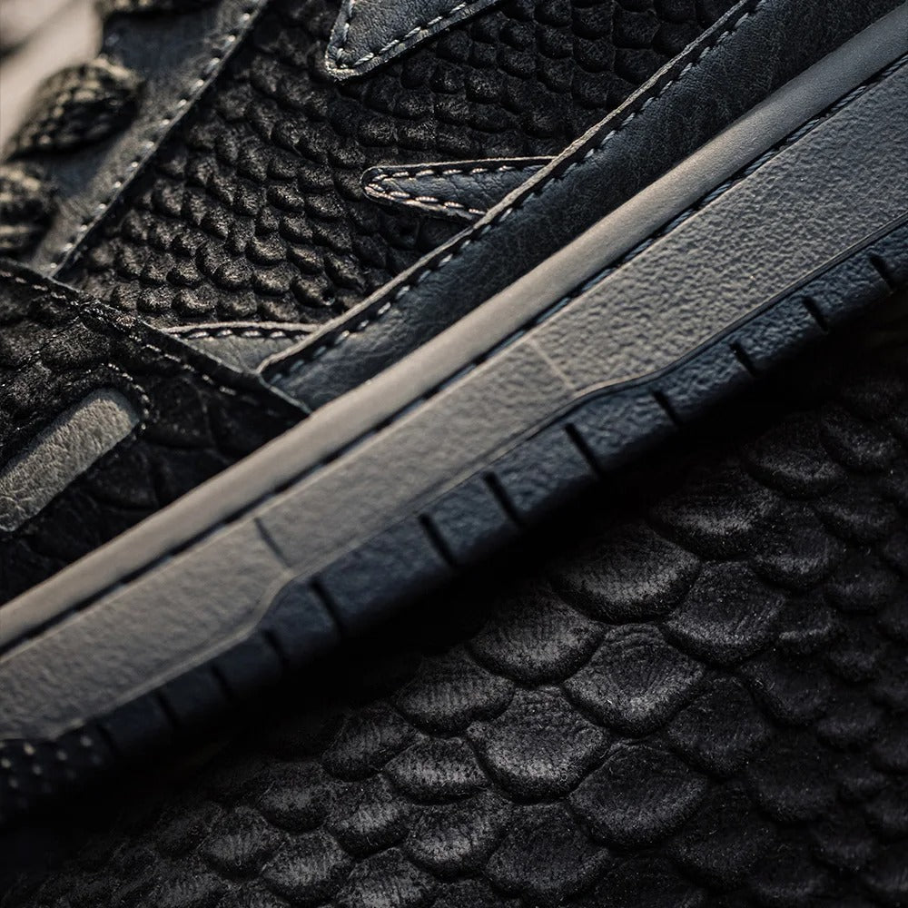VIRIDIAN SNEAKER CO. – “Black Mamba” Textured Low-Top Retro Trainer
